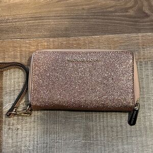 Michael Kors Sparkling Wristlet - Rose Gold